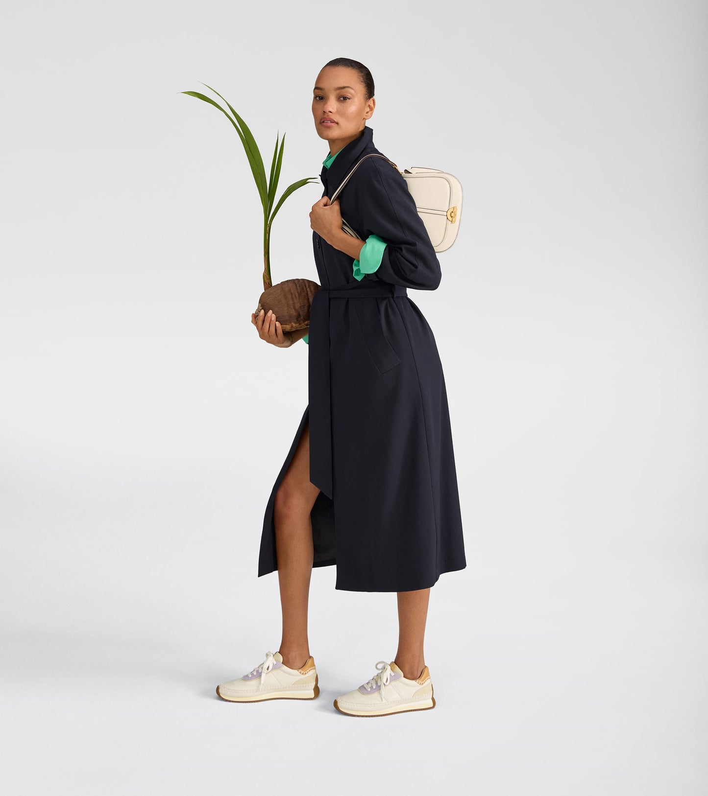 W32589:IVORY/THISTLE/BISCUIT/VANILLA CUSTARD SUEDE